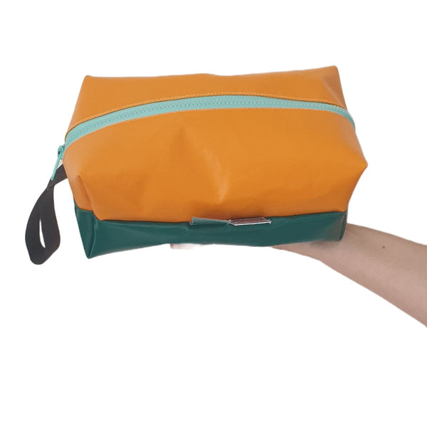 Box Wash Bag / Gym Bag Earth Conscious